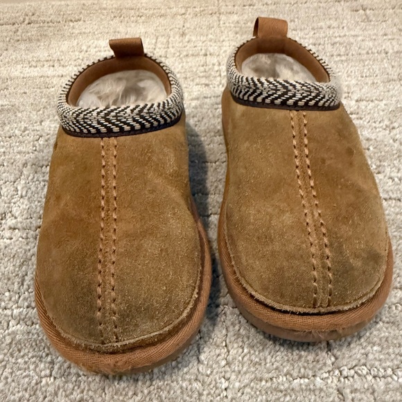 Koolaburra Tan Kids Burree shoes size 12 toddler **see pictures** - Picture 2 of 7